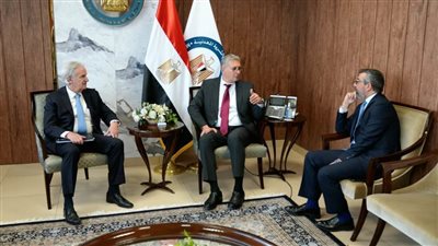بدوي يلتقي رؤساء شركتي أبكس العالمية ومجموعة يونايتد إنرجي الصينية في مصر
