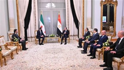 على هامش القمة العربية.. الرئيس السيسي يلتقي أحمد الشرع 