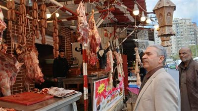 وكيل وزارة التموين يقود حملة تموينية مكبرة ترافقه رئيسة حي المنتزة أول على الأسواق والمحلات 