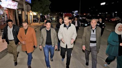 محافظ سوهاج يواصل جولاته الميدانية لمتابعة الوضع العام بالشارع .. والوقوف على مستوى الخدمات المقدمة للمواطنين