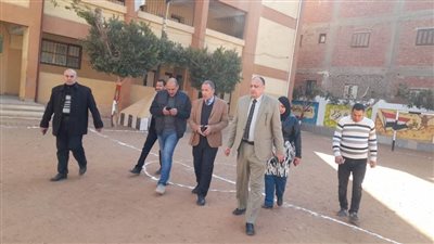 وكيل تعليم أسيوط يتفقد مدارس إدارة ديروط التعليمية للاطمئنان على العملية التعليمية 