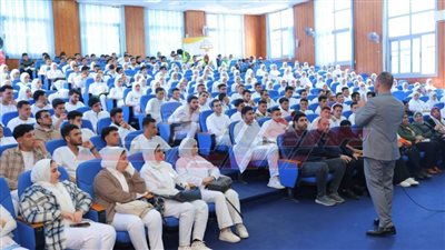 كلية التمريض تعقد ندوة بعنوان 