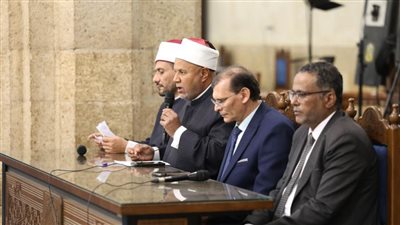 درس التراويح بالجامع الأزهر: القرآن الكريم أعظم هدية ربانية للبشرية وهو الرسالة الإلهية الخالدة