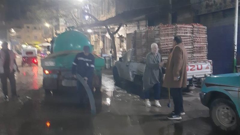 جانب من كسح مياه