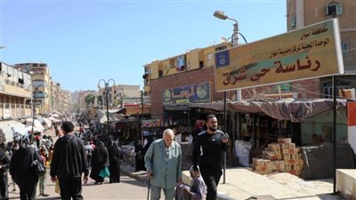  محافظ أسوان يشدد على تكثيف الحملات وتشديد الرقابة التموينية لضبط الأسواق