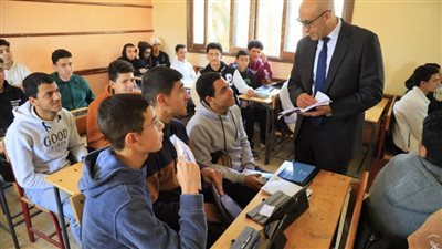 بدون موكب ولا مسؤولين.. وزير التربية والتعليم يفاجئ مدارس إطسا بالفيوم 