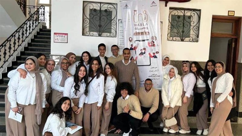 الطلاب يحتفون بإطلاق