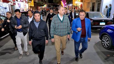 محافظ سوهاج يقوم بجولة ميدانية لتفقد مستوى الخدمات والاستماع لمطالب المواطنين