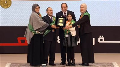 الرئيس السيسي يكرم أسر الشهداء والمصابين بالندوة التثقيفية الـ41 بمناسبة يوم الشيهد