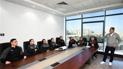 طاقم التحكيم مستعد.. رويز يُبلغ حكام القمة وصاياه قبل انطلاق الديربي