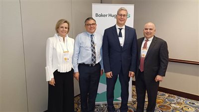 المهندس كريم بدوي يلتقي الرئيس التنفيذي لشركة بيكر هيوز العالمية 