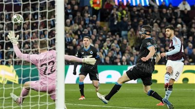 أستون فيلا يسحق بطل بلجيكا ويتأهل لمواجهة 