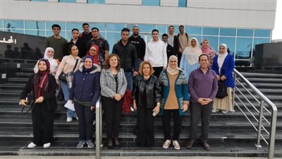 مشيرة خطاب تدير حوارا مفتوحا مع طلاب قسم الاجتماع بآداب حلوان حول حقوق الإنسان