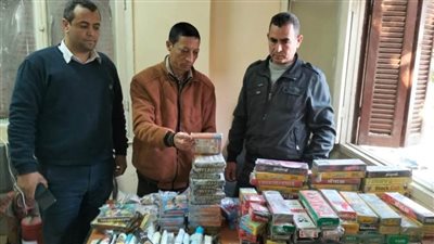 المنيا.. ضبط 176 مخالفة تموينية ومصادرة 900 قطعة ألعاب نارية في حملات رقابية
