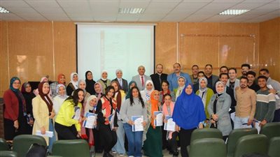 كلية التربية النوعية بجامعة أسيوط تُكرم المشاركين في القوافل الفنية ضمن المبادرة الرئاسية 