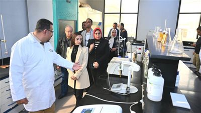 محافظ البحيرة تتفقد المجموعة الاستثمارية لتصنيع البذور بأبو المطامير