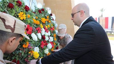 إكليل الزهور على النُصُب التذكاري لشهداء الوطن ضمن عيد بني سويف القومي