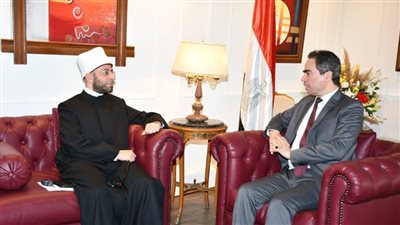 وزير الأوقاف ورئيس الوطنية للإعلام يحتفلان بإطلاق اسم الليث بن سعد علي مسجد ماسبيرو 