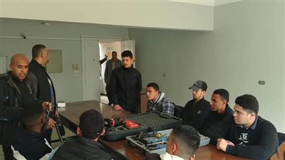 محافظ الإسماعيلية يتابع مجهودات مديرية العمل في تدريب طلاب المدارس الفنية  