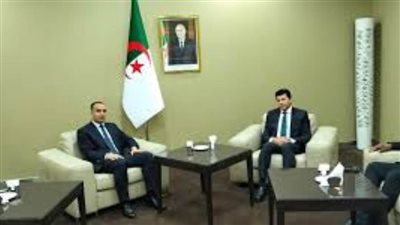 وزير الرياضة يبحث مع نظيره الجزائري سُبل تعزيز التعاون الثنائي