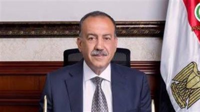 محافظ أسيوط يبحث عددا من الموضوعات الهامة التي تمس قطاع التعليم والمدارس بالمحافظة