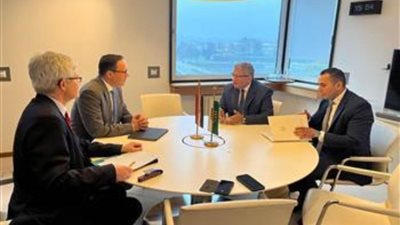 سفير مصر في ألمانيا يجري مباحثات موسعة خلال زيارة لولاية ساكسونيا الحرة