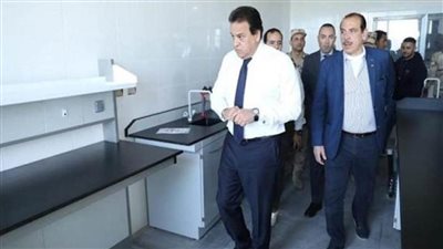 وزير الصحة يتفقد مشروع إنشاء مجمع المعامل المركزية بمدينة بدر