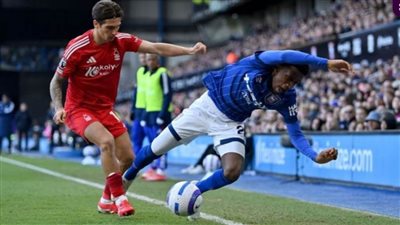 نوتنجهام فورست يعزز موقعه في المربع الذهبي برباعية أمام إبسويتش