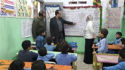  بالصور.. وكيل تعليم الغربية يراجع الانضباط وتنفيذ الأنشطة الطلابية في مدارس بشرق طنطا