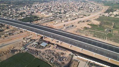 فتح محور تقاطع طريق حسن علام مع مسار القطار الكهربائي السريع