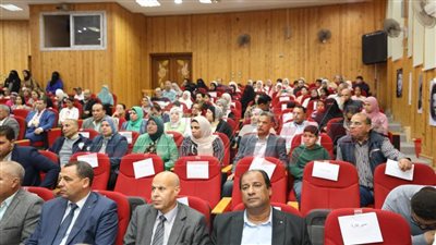 محافظ كفر الشيخ يشهد احتفالية يوم الشهيد بالمسرح المدرسي