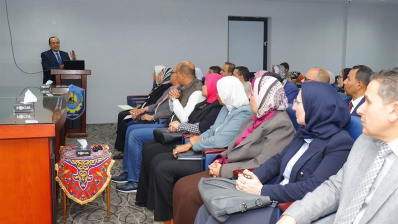 جانب من الندوة