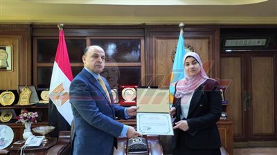 تكريم أوائل الحاصلين على برامج تدريب مركز التنمية المحلية بسقارة