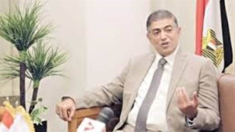 هشام عبدالعزيز