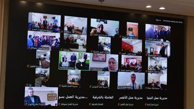 وزير العمل يشهد وقائع تسليم 750 عقد عمل للشباب من بينهم 179 عقدًا لذوي همم