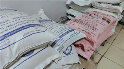  بالصور.. ضبط 6 أطنان ملح وأعلاف وزيوت مجهولة المصدر و5895 لتر بنزين وسولار بالغربية