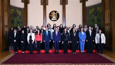 الرئيس السيسي يوكد محورية دور المرأة في بناء الدولة وتنميتها