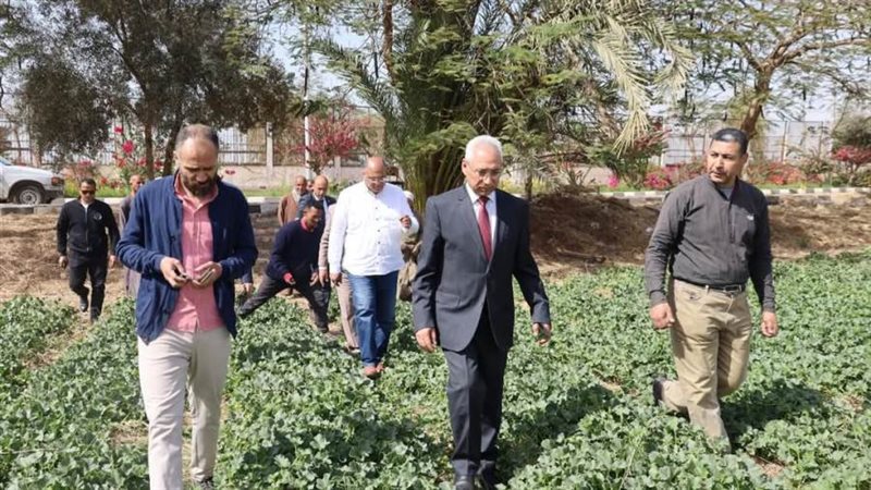 رئيس الجامعة يتفقد