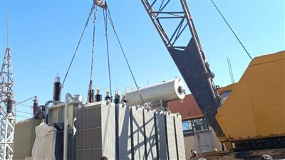 محافظ الوادي الجديد: تدعيم شبكات الكهرباء بعدد من مراكز المحافظة