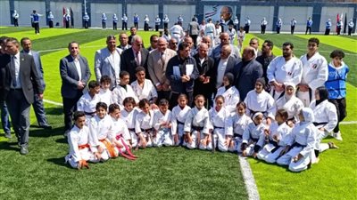 بالصور.. وزير الشباب يفتتح مركز شباب محمد صلاح في قرية 