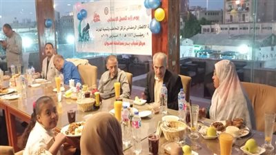 رئيس جامعة أسوان يشارك ذوي الهمم في إفطار جماعي لإدخال السرور والبهجة على قلوبهم