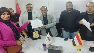 حزب العدل يكرم 15 أمًا مثالية في عيد الأم بأسوان