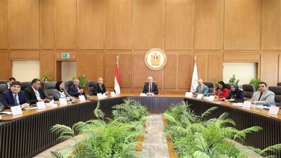 وزير التعليم يناقش خطة الوزارة للحصول على الاعتماد المؤسسي في الابتكار