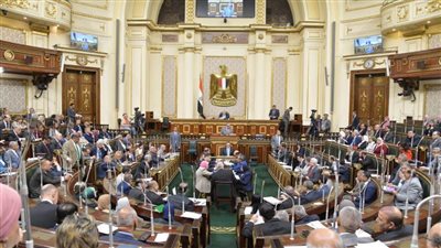 وزير الصحة يرد على ضوابط إعطاء الحقن في الصيدليات