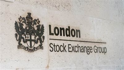 البورصة البريطانية تغلق على ارتفاع