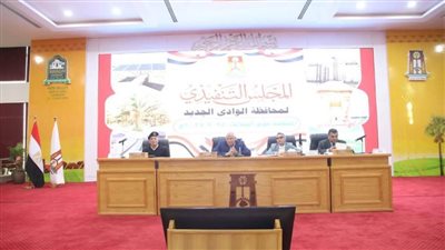 محافظ الوادي الجديد يوجه بالاستعداد لعيد الفطر وحصاد القمح