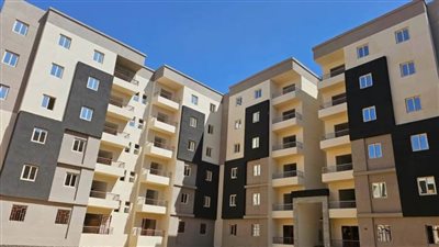 وزيرالإسكان يتابع العمل بالمشروعات السكنية بمدينة أكتوبر الجديدة