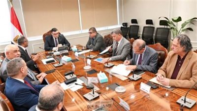 وزير الإسكان يتابع الموقف التنفيذي لمشروعات المبادرة الرئاسية 