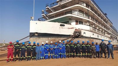 الفندق العائم 