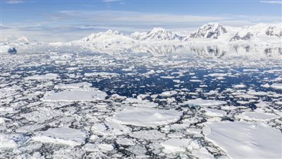 كارثة بيئية غير مسبوقة.. جليد القطب الشمالي يسجل أدنى مستوى في التاريخ